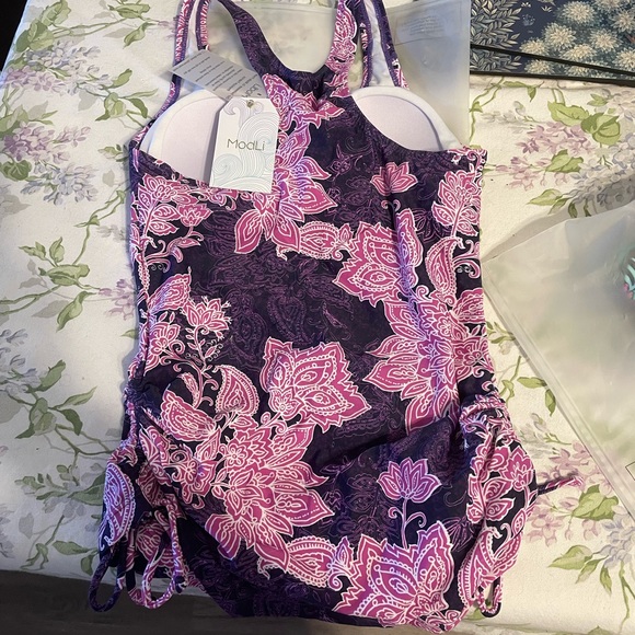 The brand is calypsa by MODLI new condition with tags attached. - Picture 3 of 4